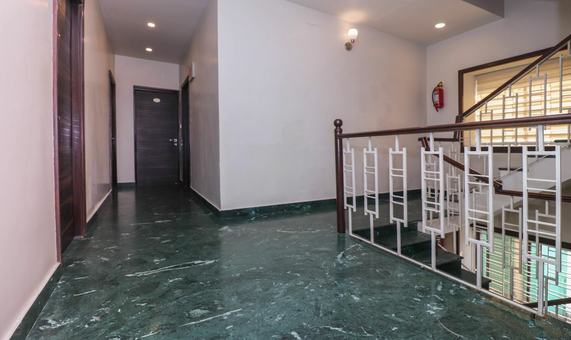 Liluāh Capital O 8318 Beeu Guest House מראה חיצוני תמונה